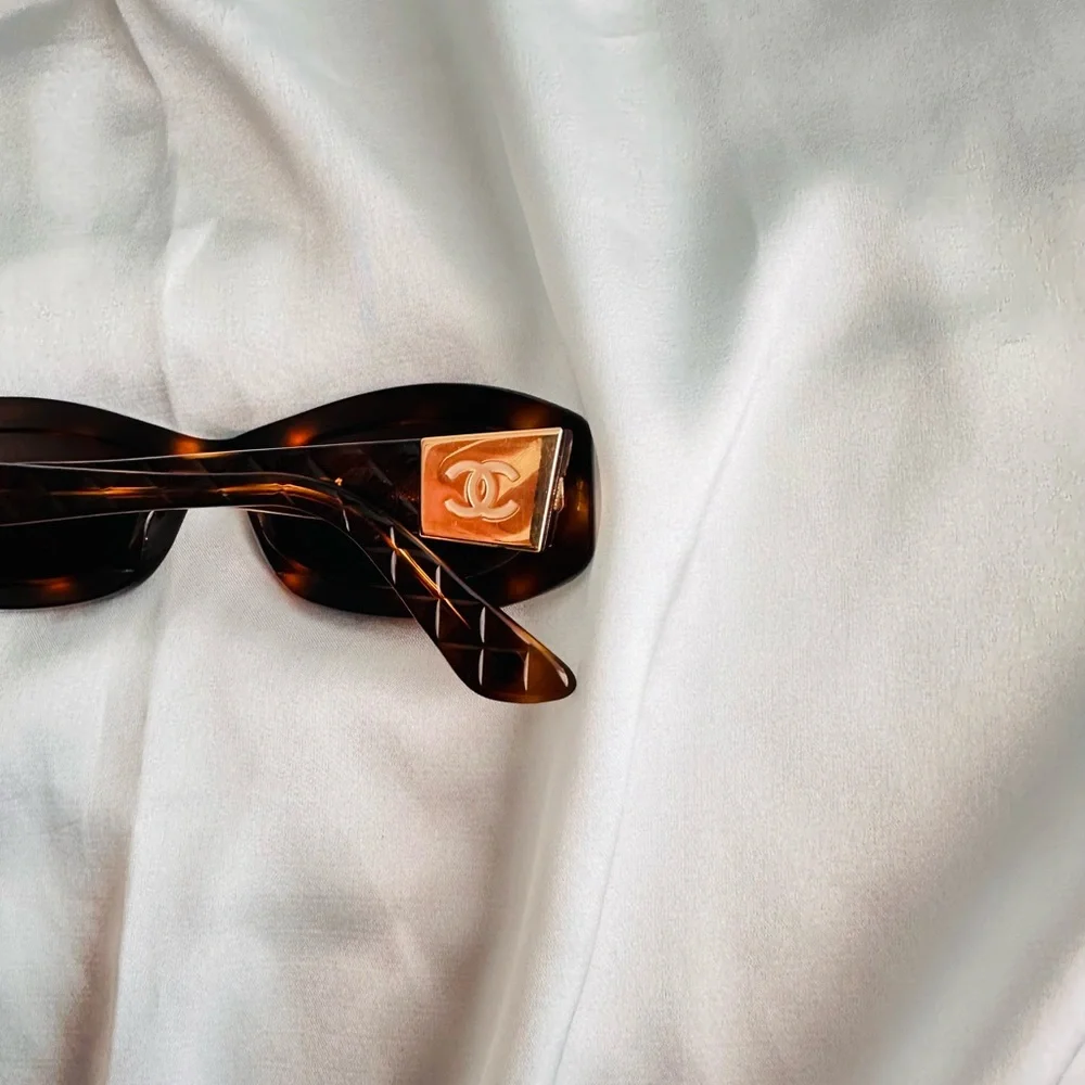 CHANEL sunglasses rich